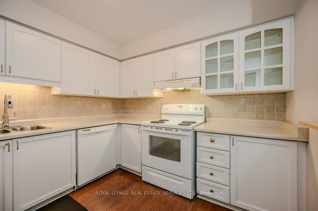 1071 Queens Ave, unit 104 for sale