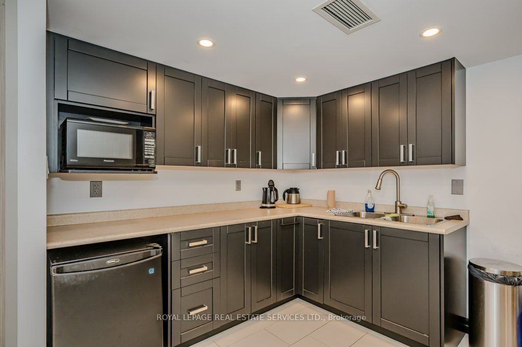 1071 Queens Ave, unit 104 for sale