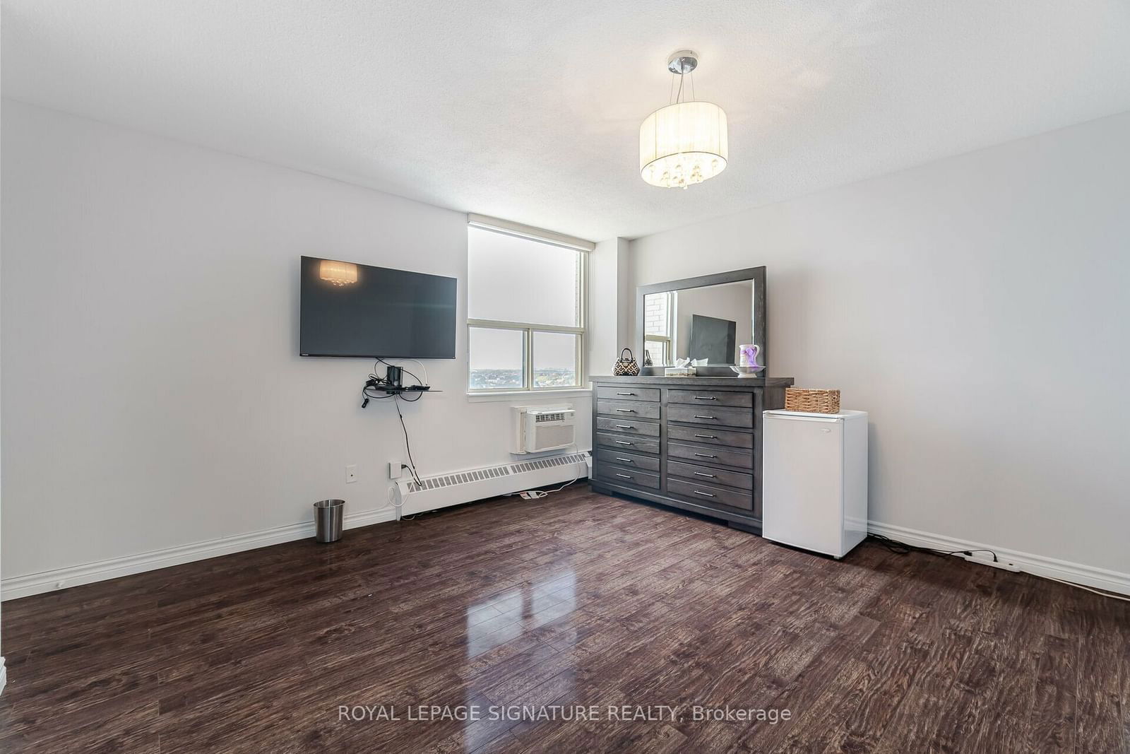 155 MARLEE Ave, unit 1702 for sale