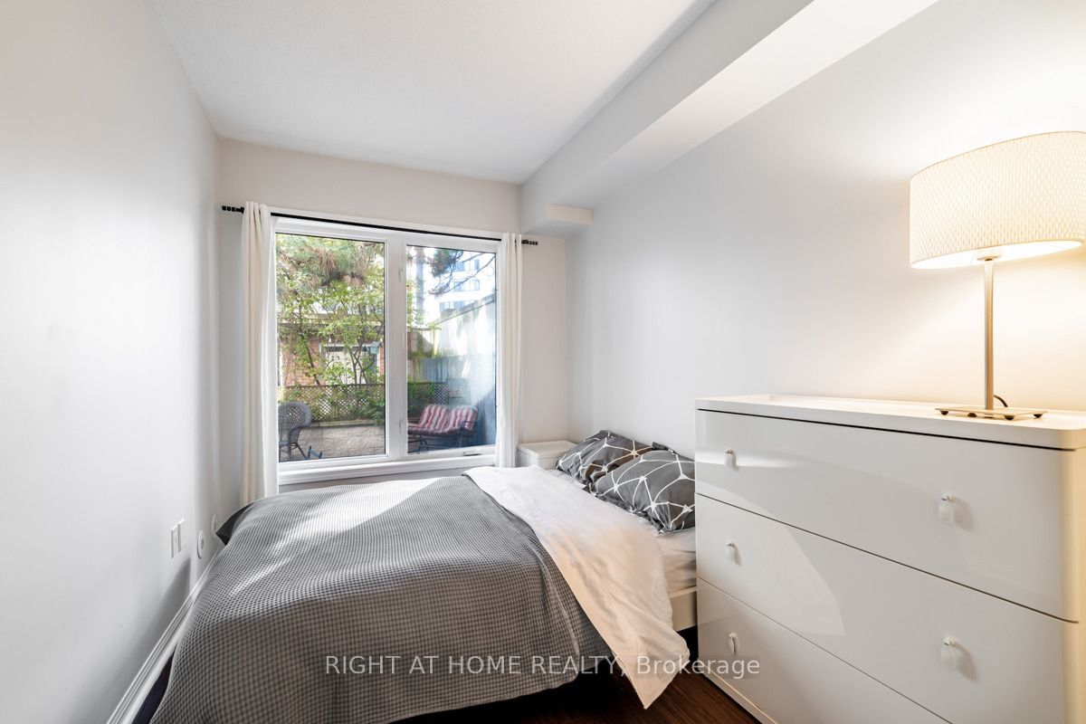 26 Laidlaw St, unit 1533 for sale