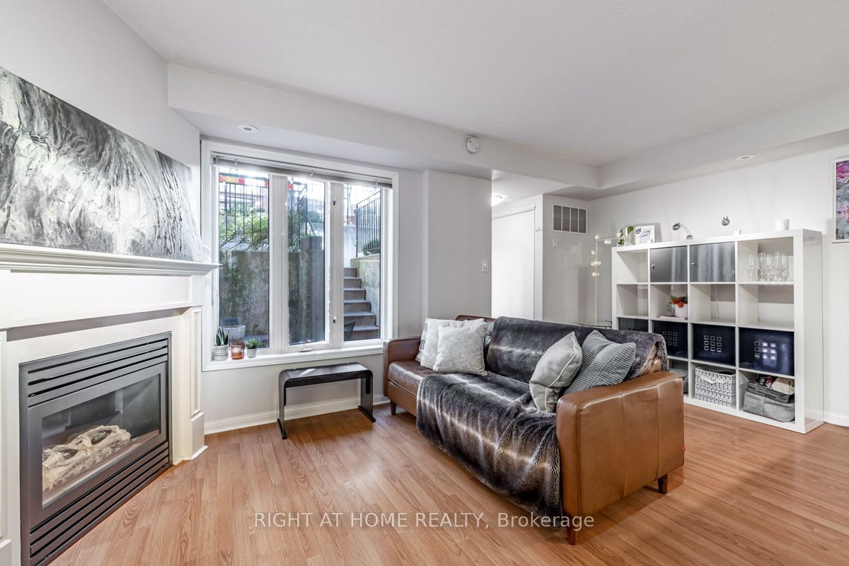 26 Laidlaw St, unit 1533 for sale