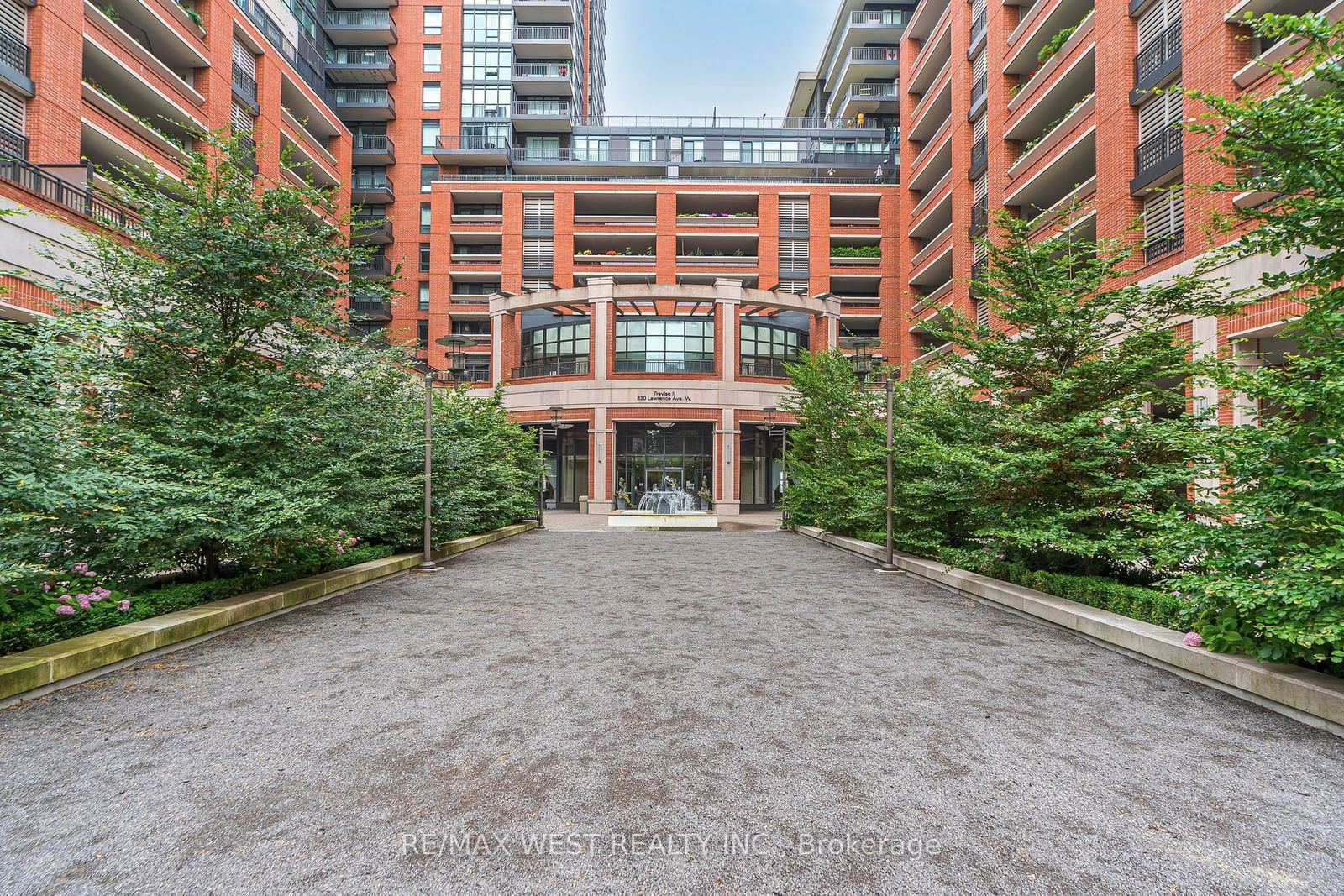 830 Lawrence Ave, unit 803 for sale