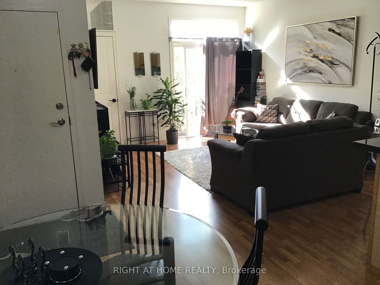 38 GIBSON Ave, unit 14 for rent