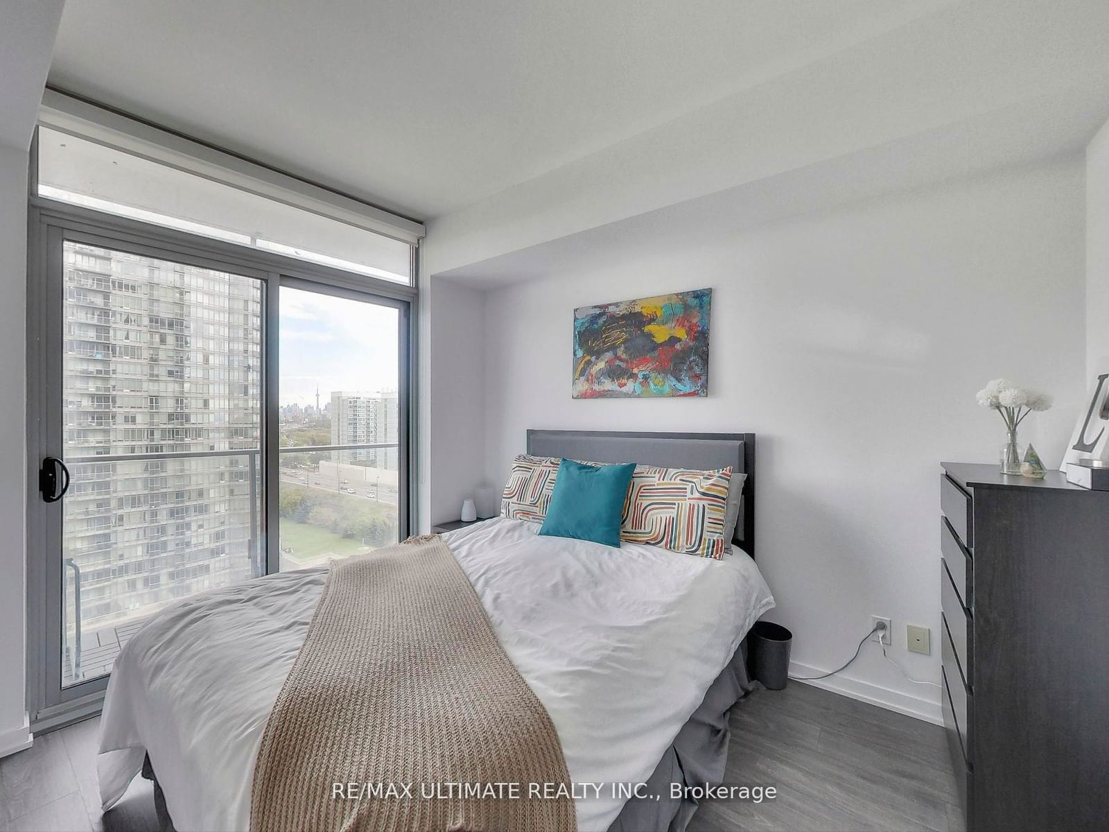 103 THE QUEENSWAY, unit 1514 for sale