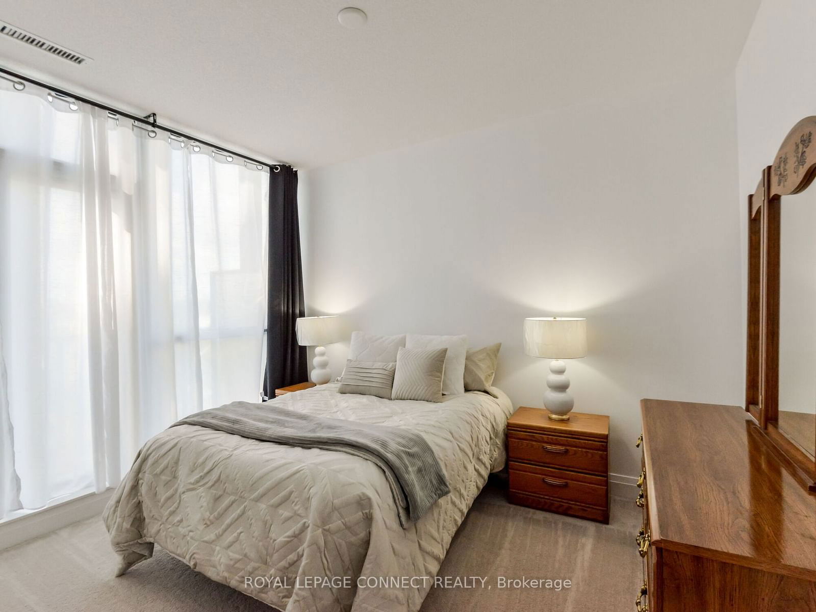 17 Zorra St, unit 302 for sale