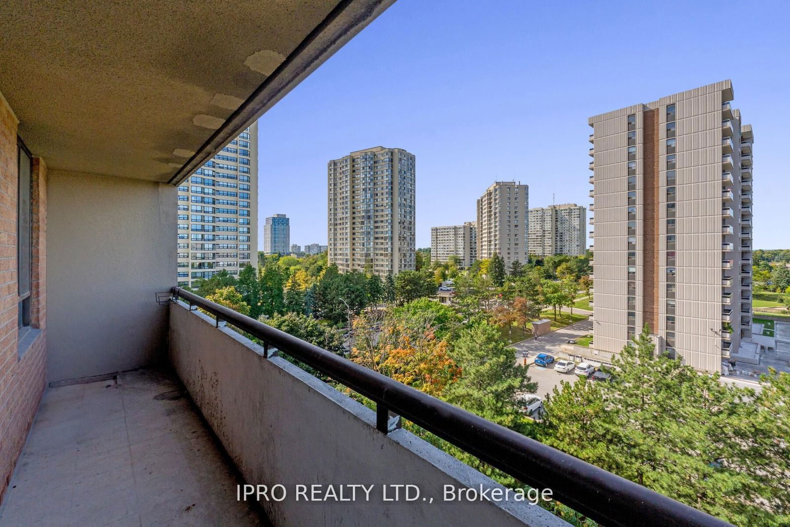 5 Lisa St, unit 805 for sale