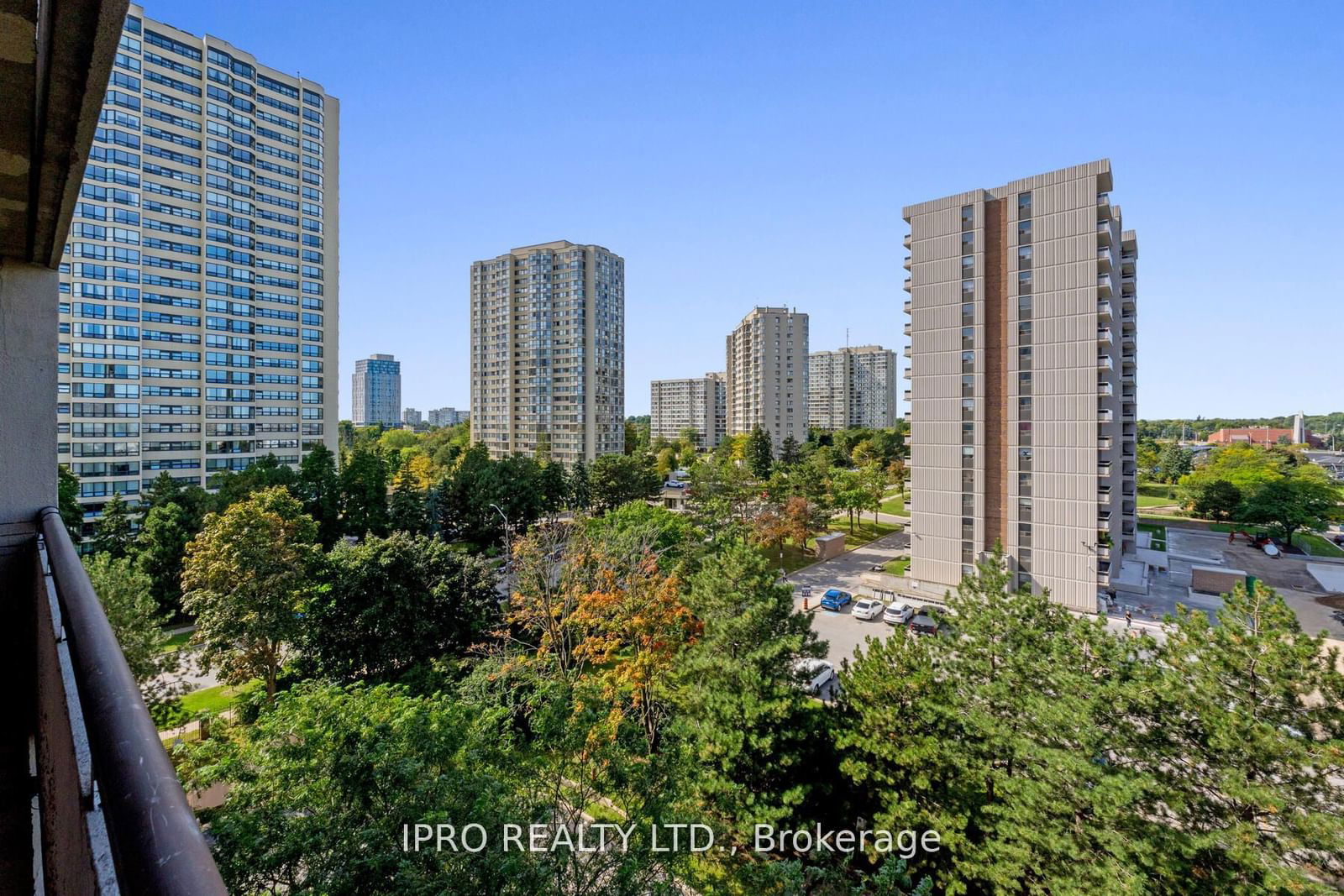 5 Lisa St, unit 805 for sale