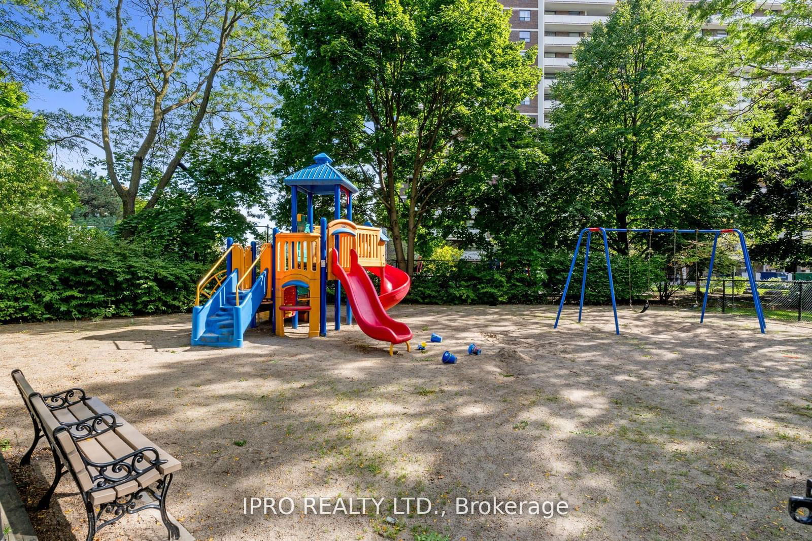 5 Lisa St, unit 805 for sale