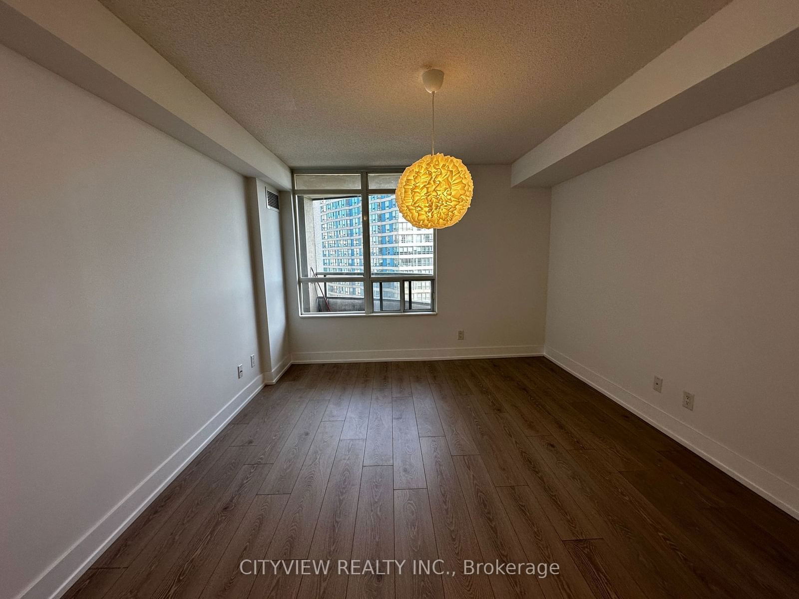 3880 Duke of york Blvd, unit 707 for rent