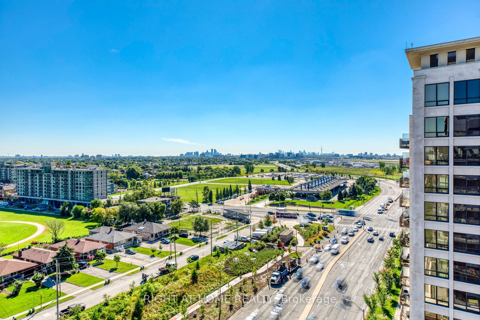 Avro Condominiums, North York, Toronto