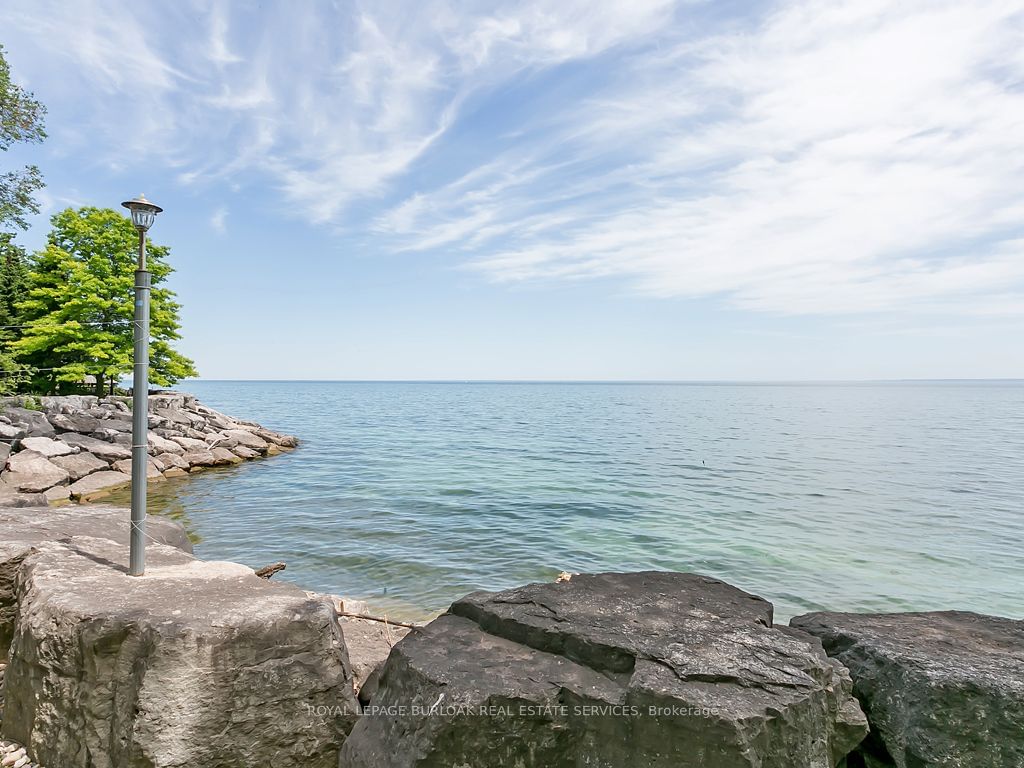 2190 Lakeshore Rd, unit 604 for sale