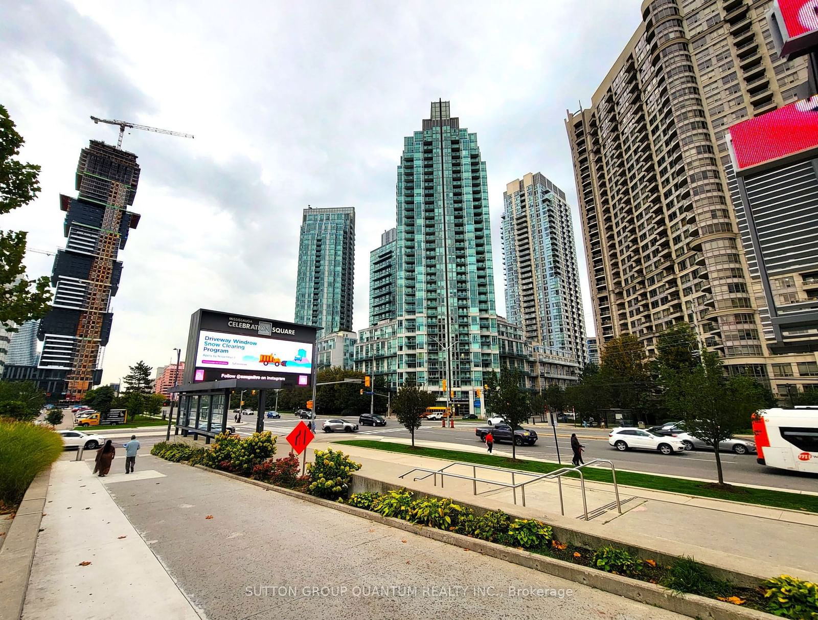 3939 Duke Of York Blvd, unit 1605 for rent