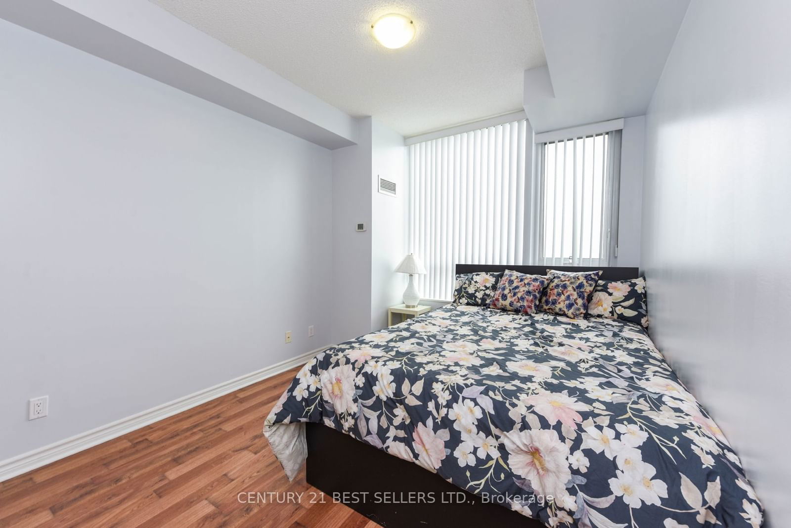 339 Rathburn Rd W, unit 2511 for sale