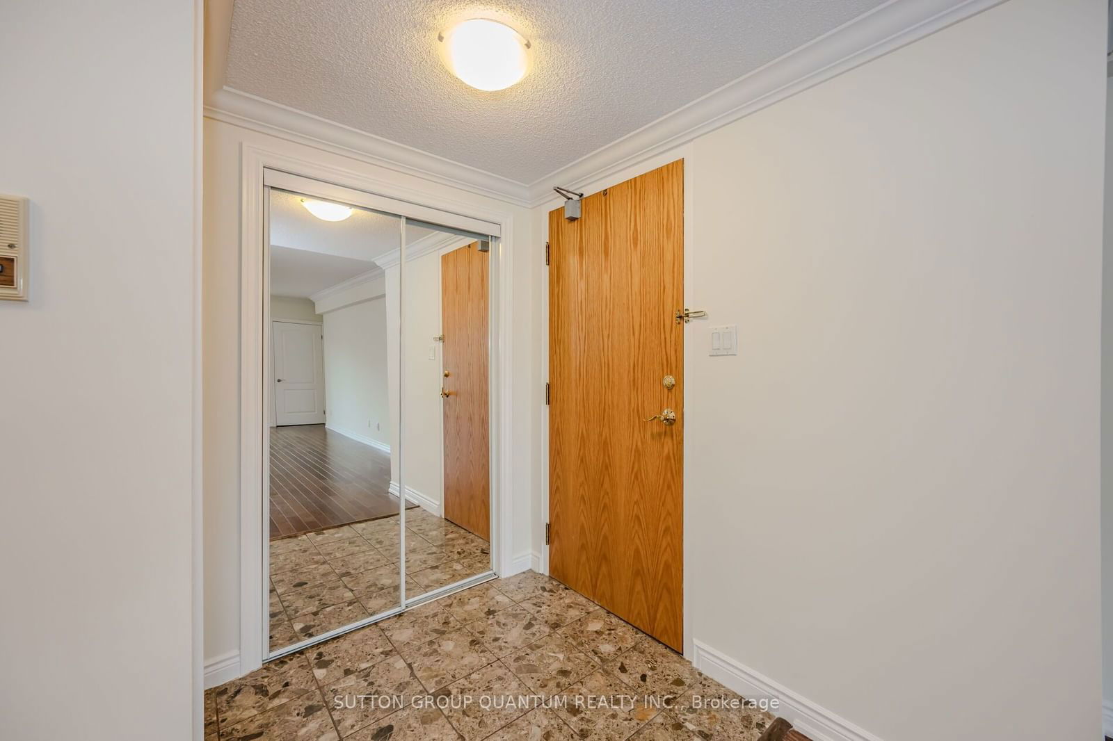 151 Robinson St, unit 401 for sale