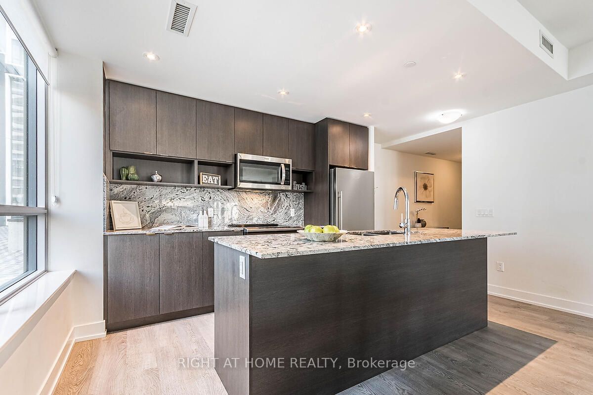 9 Mabelle Ave, unit Th 07 for sale