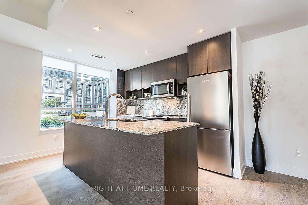 9 Mabelle Ave, unit Th 07 for sale