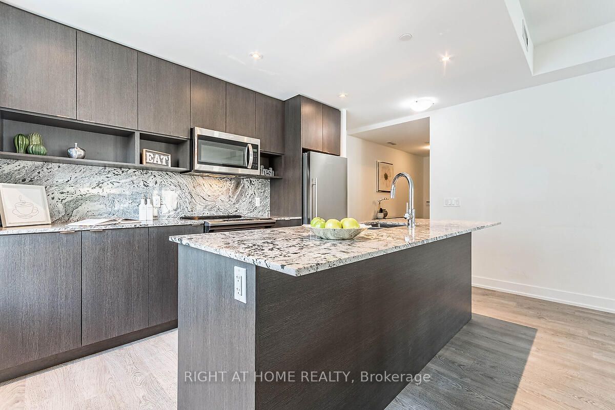 9 Mabelle Ave, unit Th 07 for sale