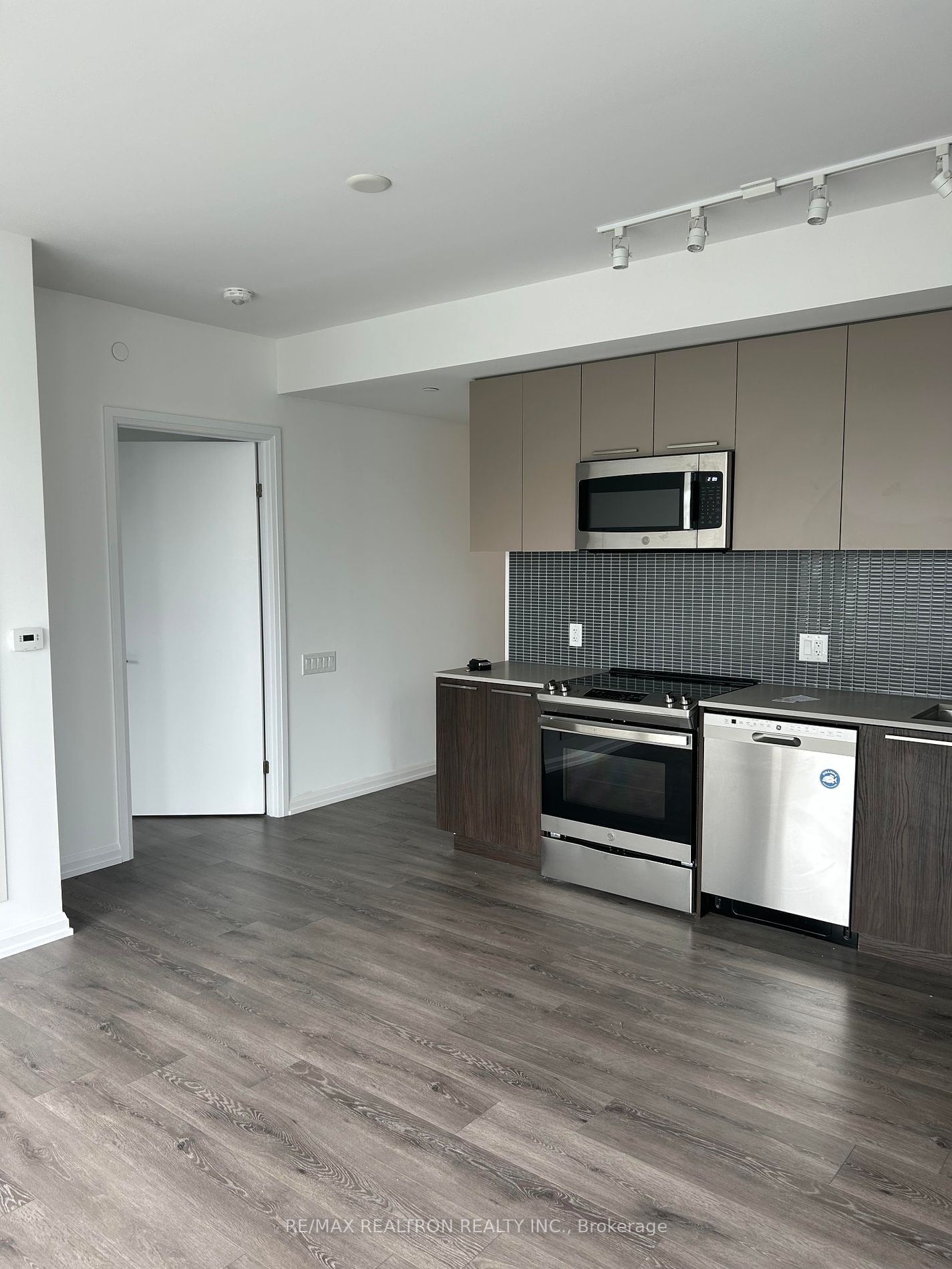 4208 Dundas St W, unit 306 for sale