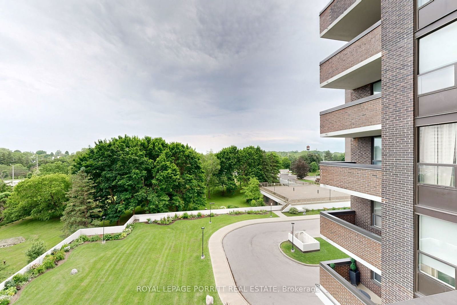 1535 Lakeshore Rd E, unit 510 for sale