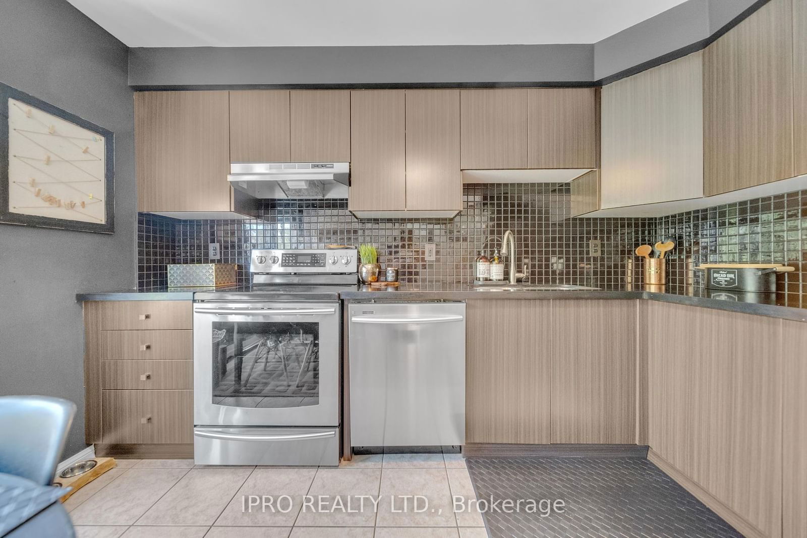 3030 Breakwater Crt, unit 165 for sale