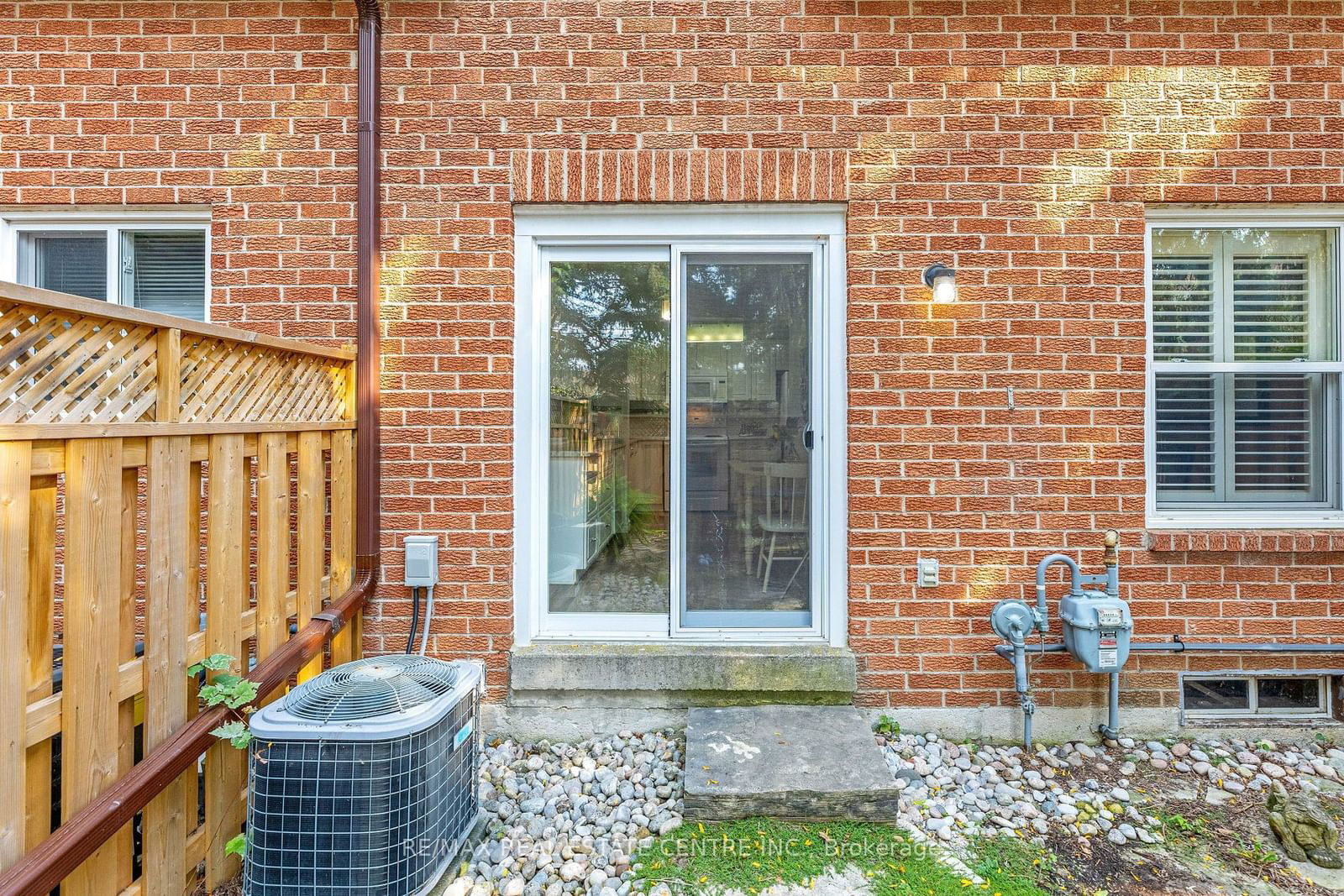 235 Bronte St S, unit 31 for sale