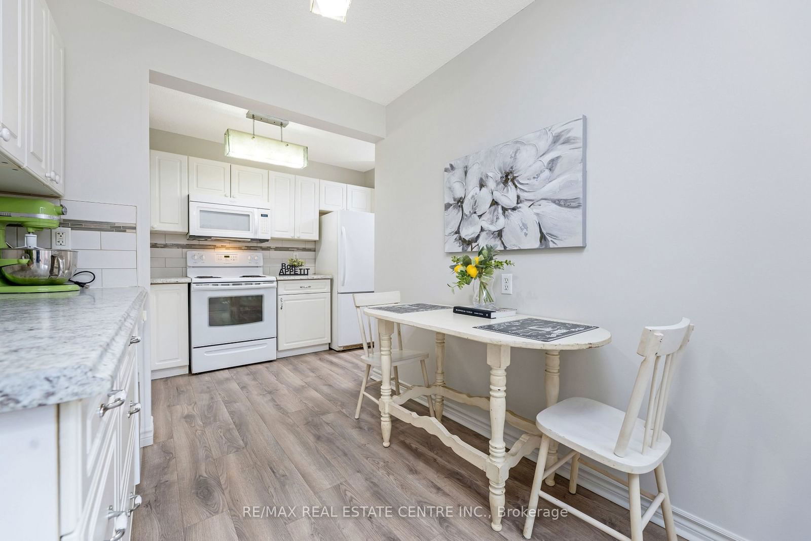 235 Bronte St S, unit 31 for sale