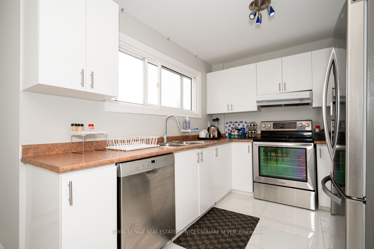 6860 Glen Erin Dr, unit 17 for sale