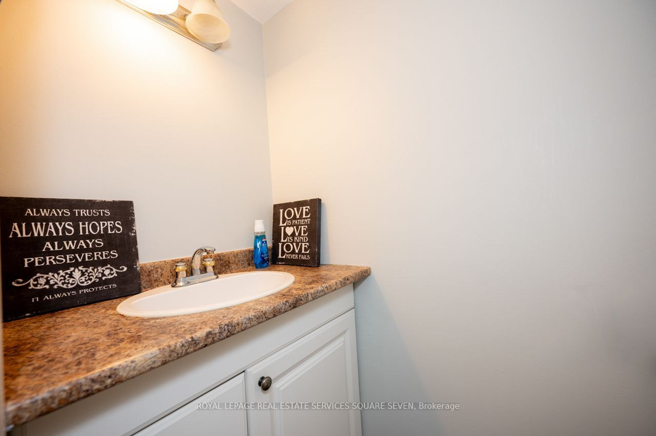 6860 Glen Erin Dr, unit 17 for sale