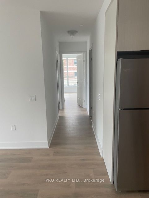 202 Burnhamthorpe Rd E, unit 202 for rent