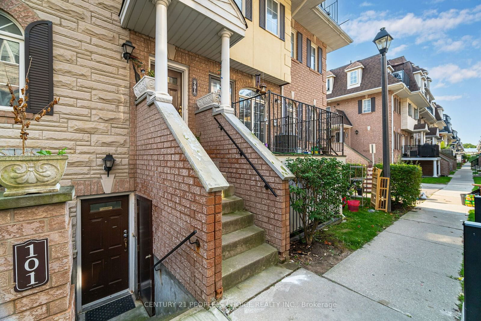 Sidney Belsey Crescent Townhomes, York Crosstown, Toronto