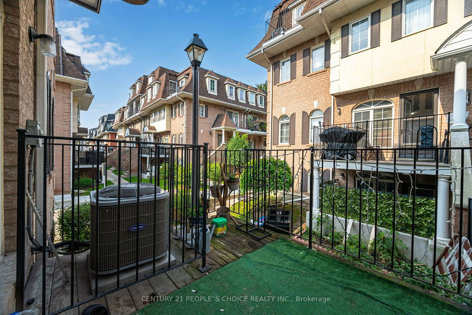 Sidney Belsey Crescent Townhomes, York Crosstown, Toronto