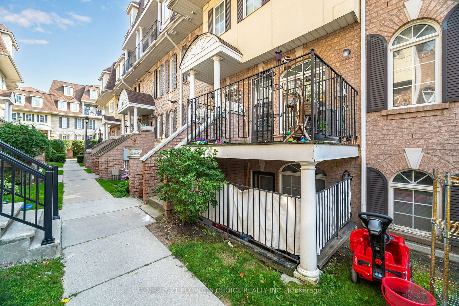 Sidney Belsey Crescent Townhomes, York Crosstown, Toronto