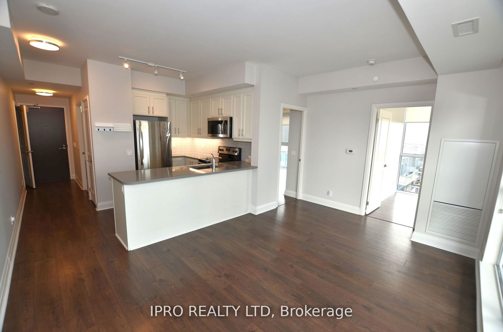 15 zorra St, unit 1302 for rent