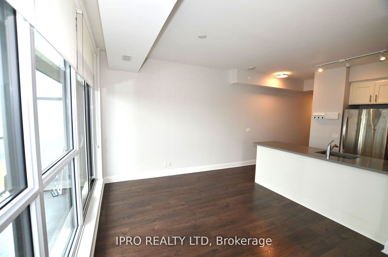 15 zorra St, unit 1302 for rent