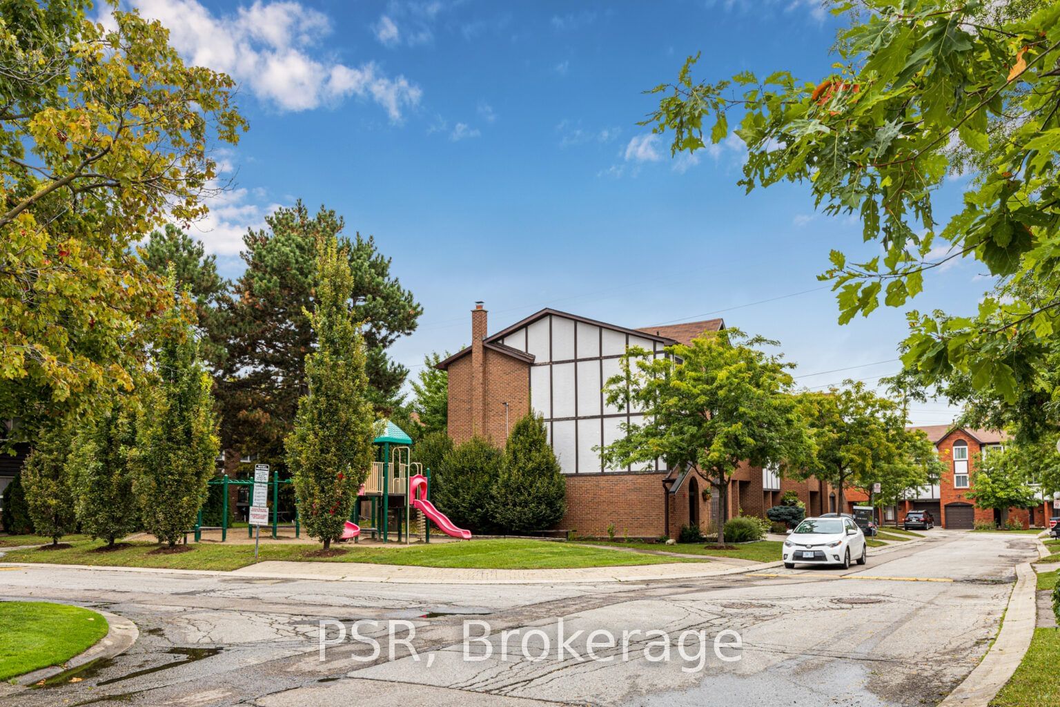 1755 Rathburn Road Townhomes, Mississauga, Toronto