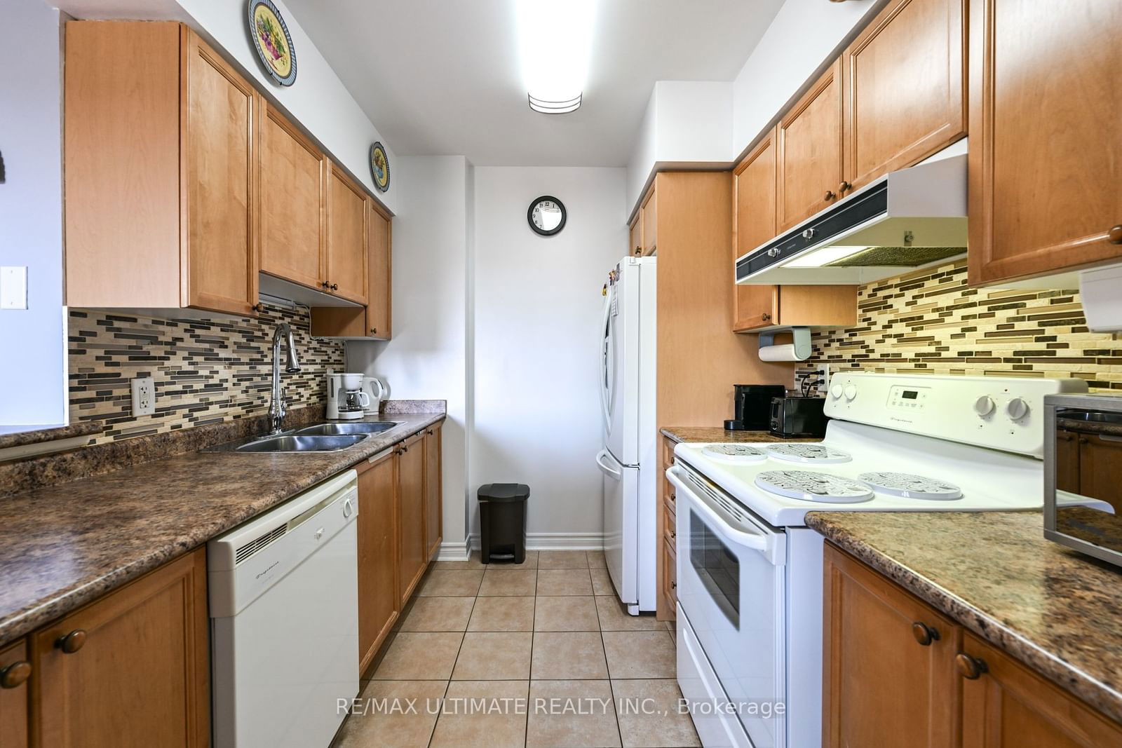 2088 Lawrence Ave, unit 403 for sale