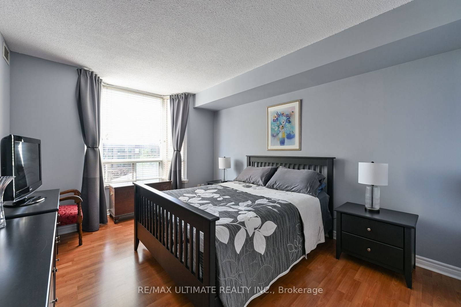 2088 Lawrence Ave, unit 403 for sale