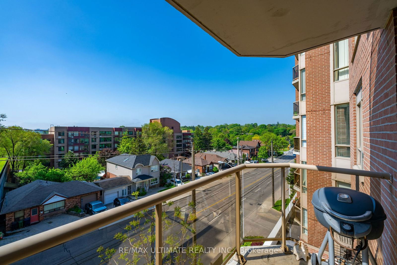 2088 Lawrence Ave, unit 403 for sale