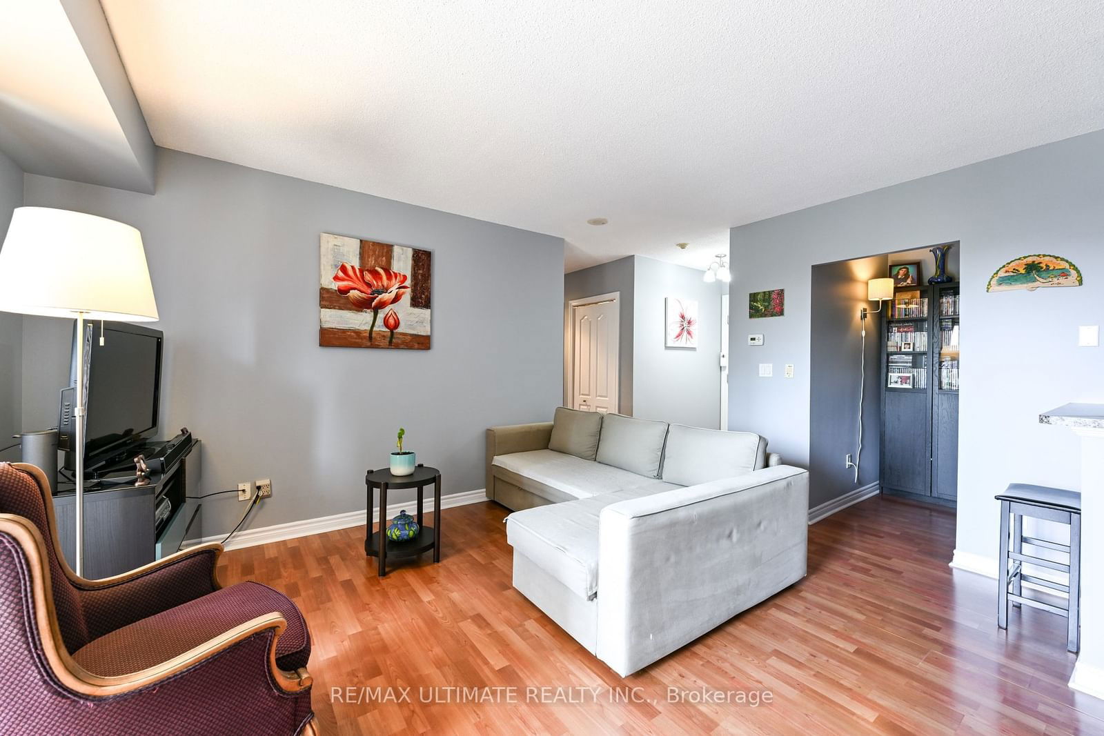 2088 Lawrence Ave, unit 403 for sale