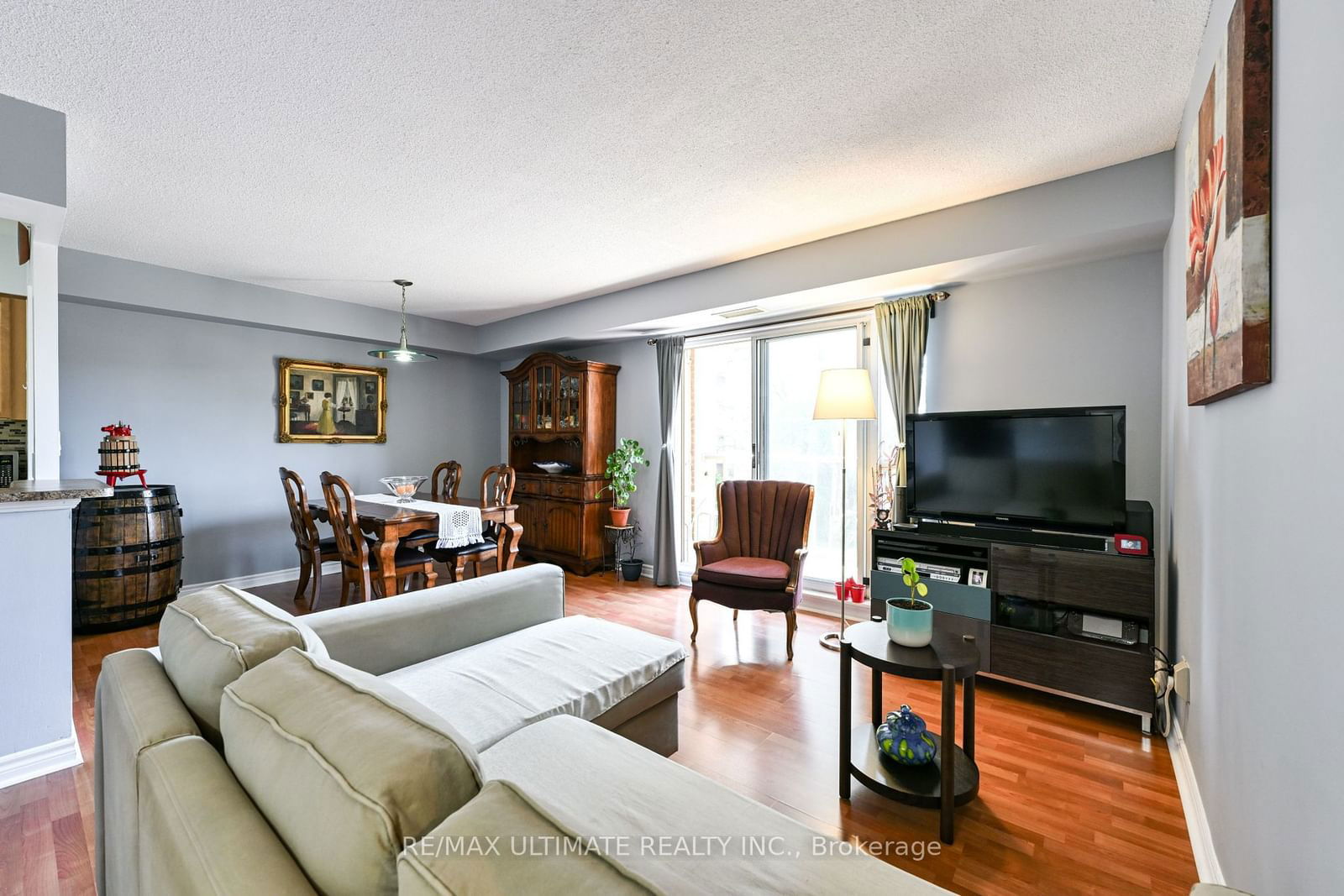 2088 Lawrence Ave, unit 403 for sale