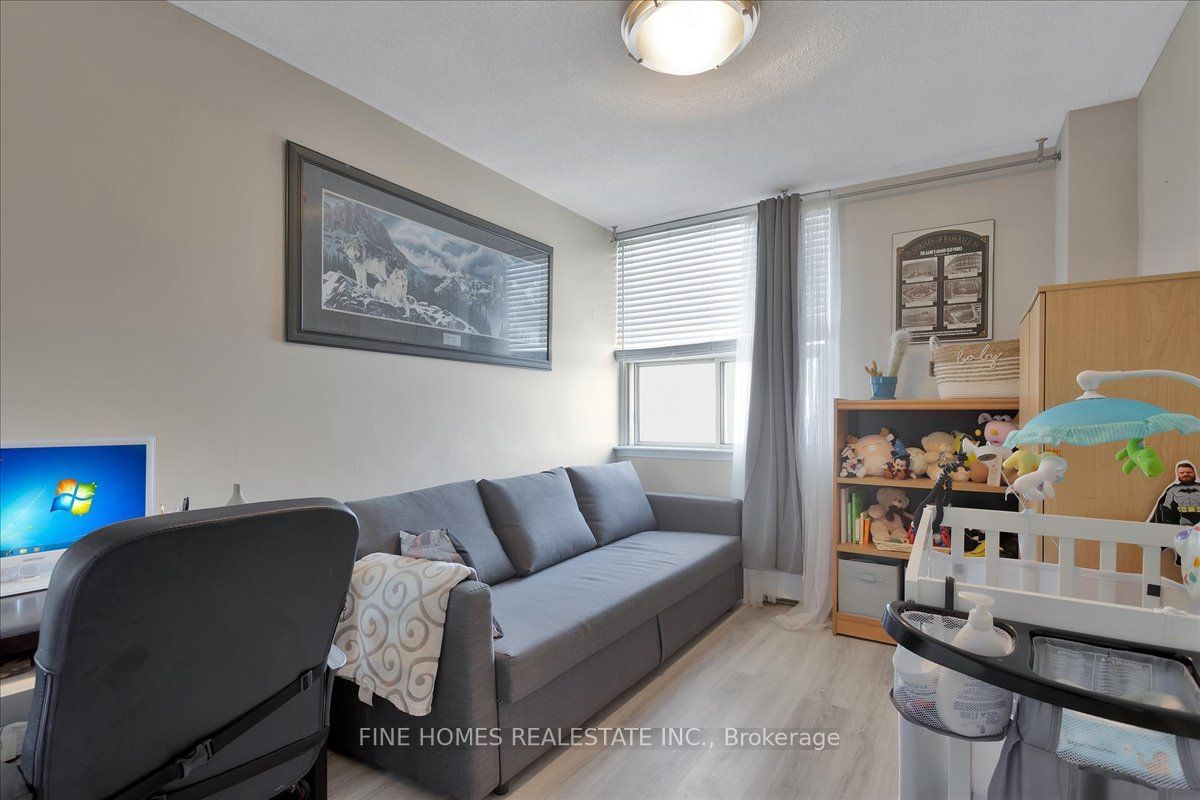 155 Marlee Ave, unit 910 for sale