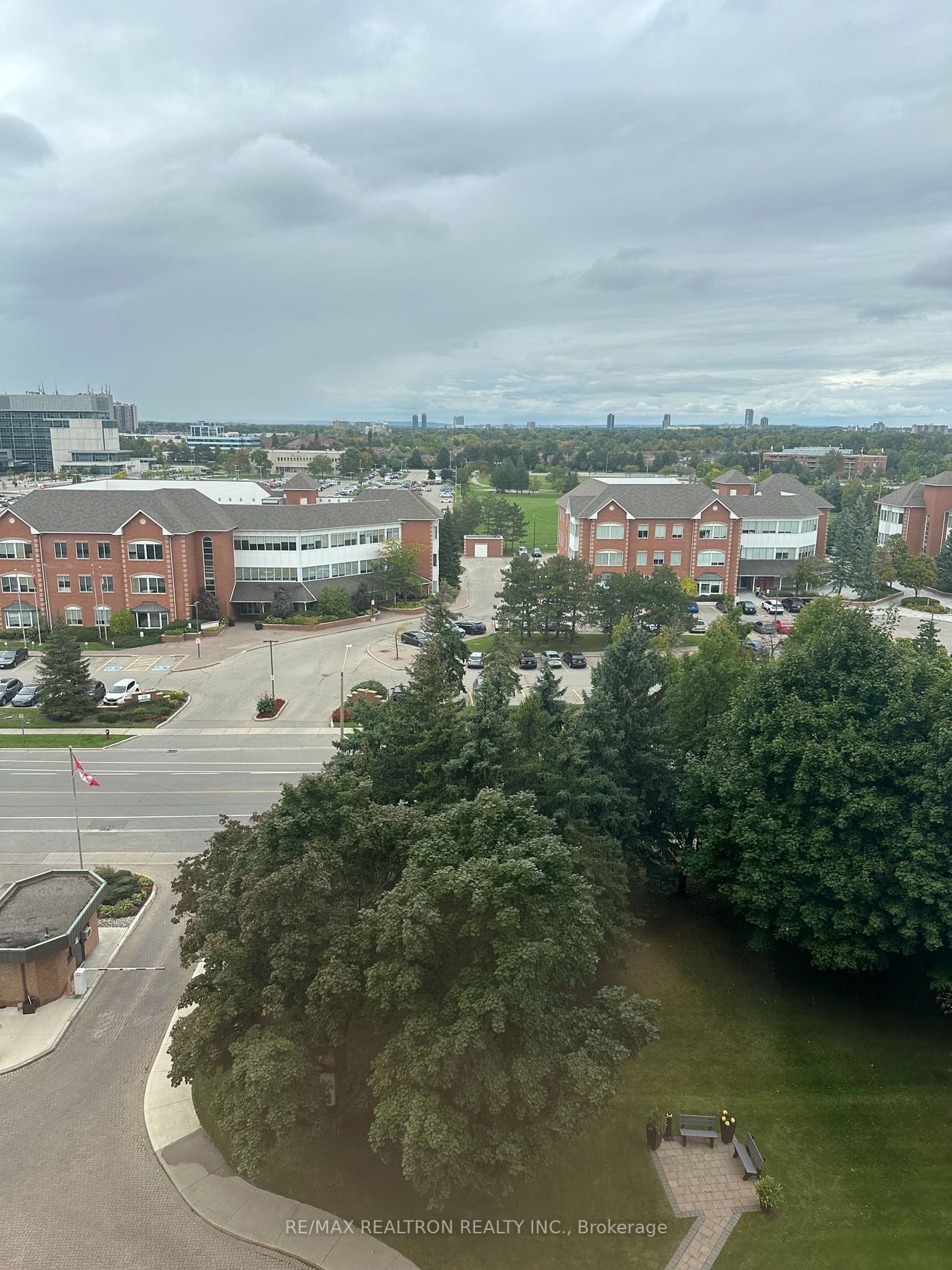 The Crown East Condos, Brampton, Toronto