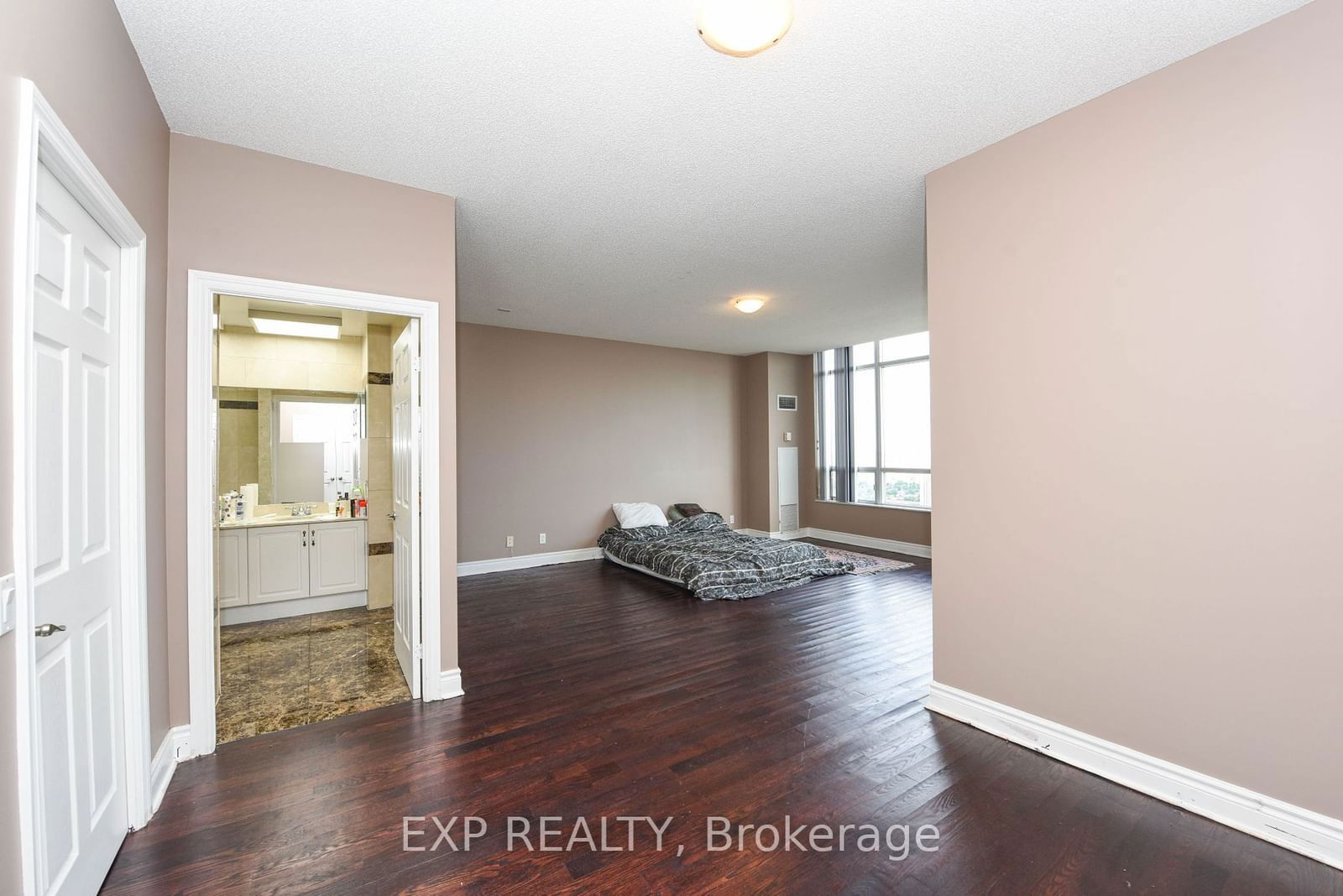 35 Kingsbridge Garden Circ, unit 3205 for sale