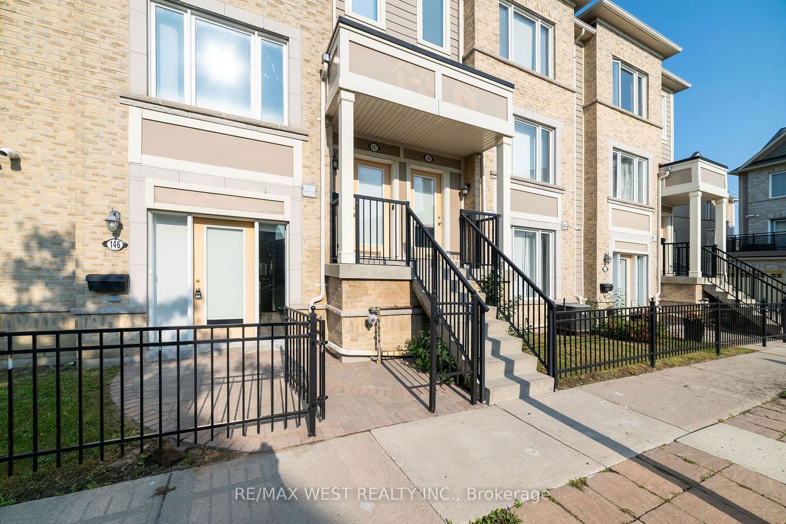 60 Fairwood Circle Townhomes, Brampton, Toronto