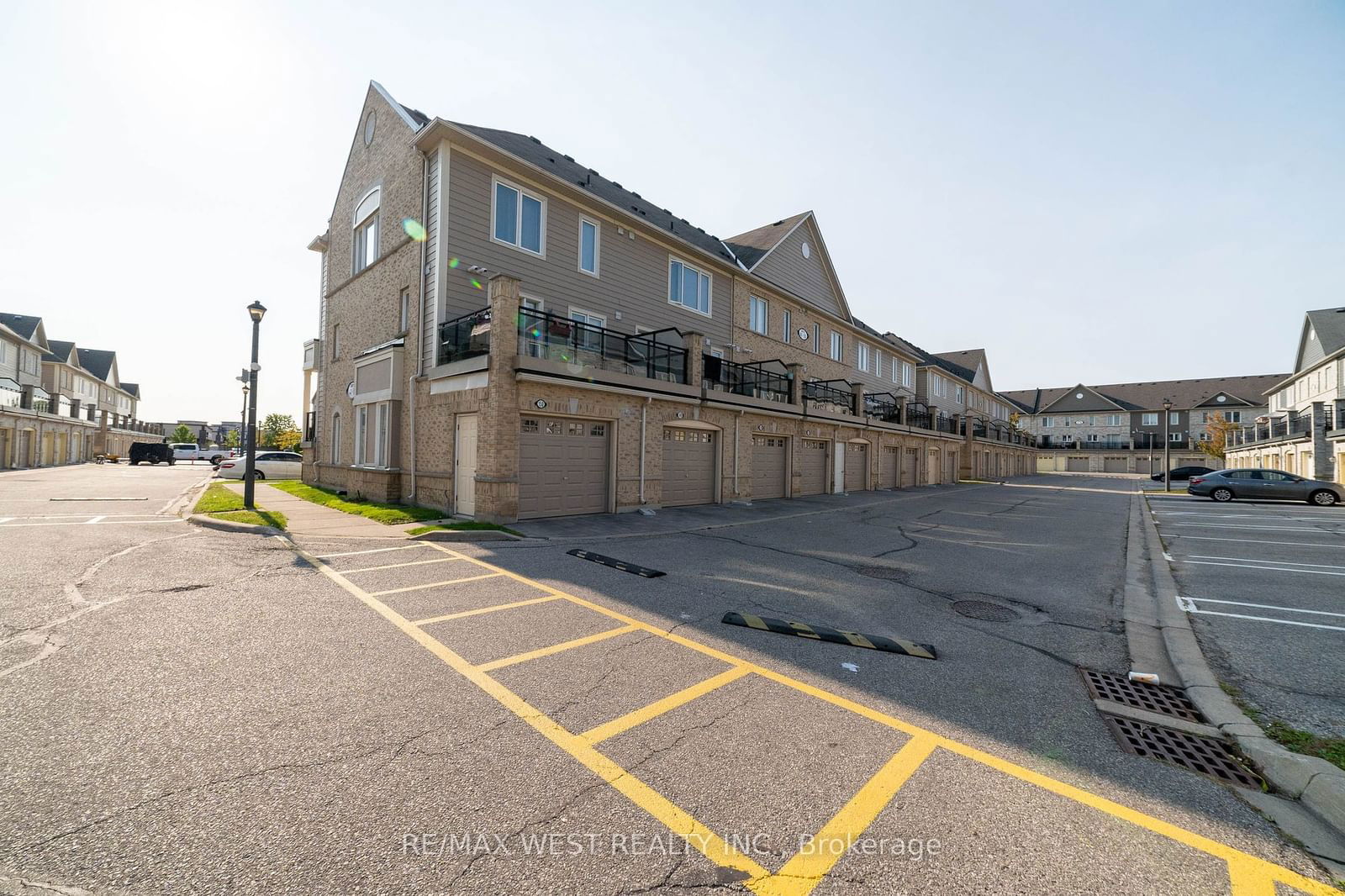 60 Fairwood Circle Townhomes, Brampton, Toronto