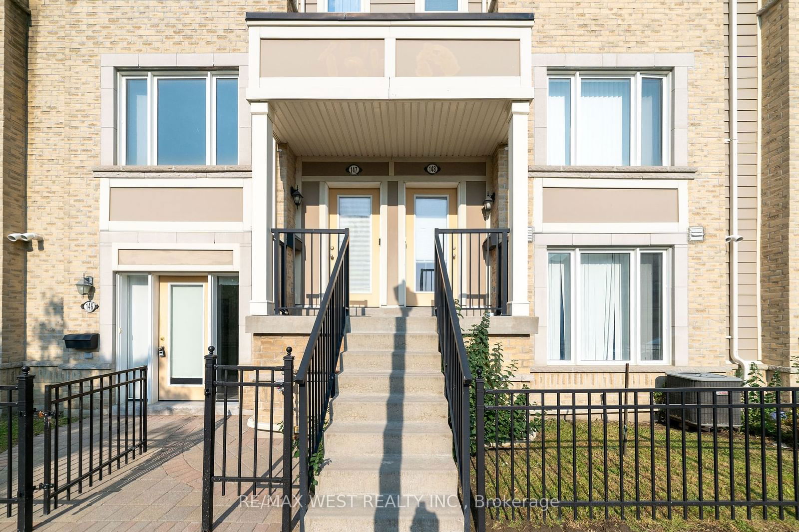 60 Fairwood Circle Townhomes, Brampton, Toronto