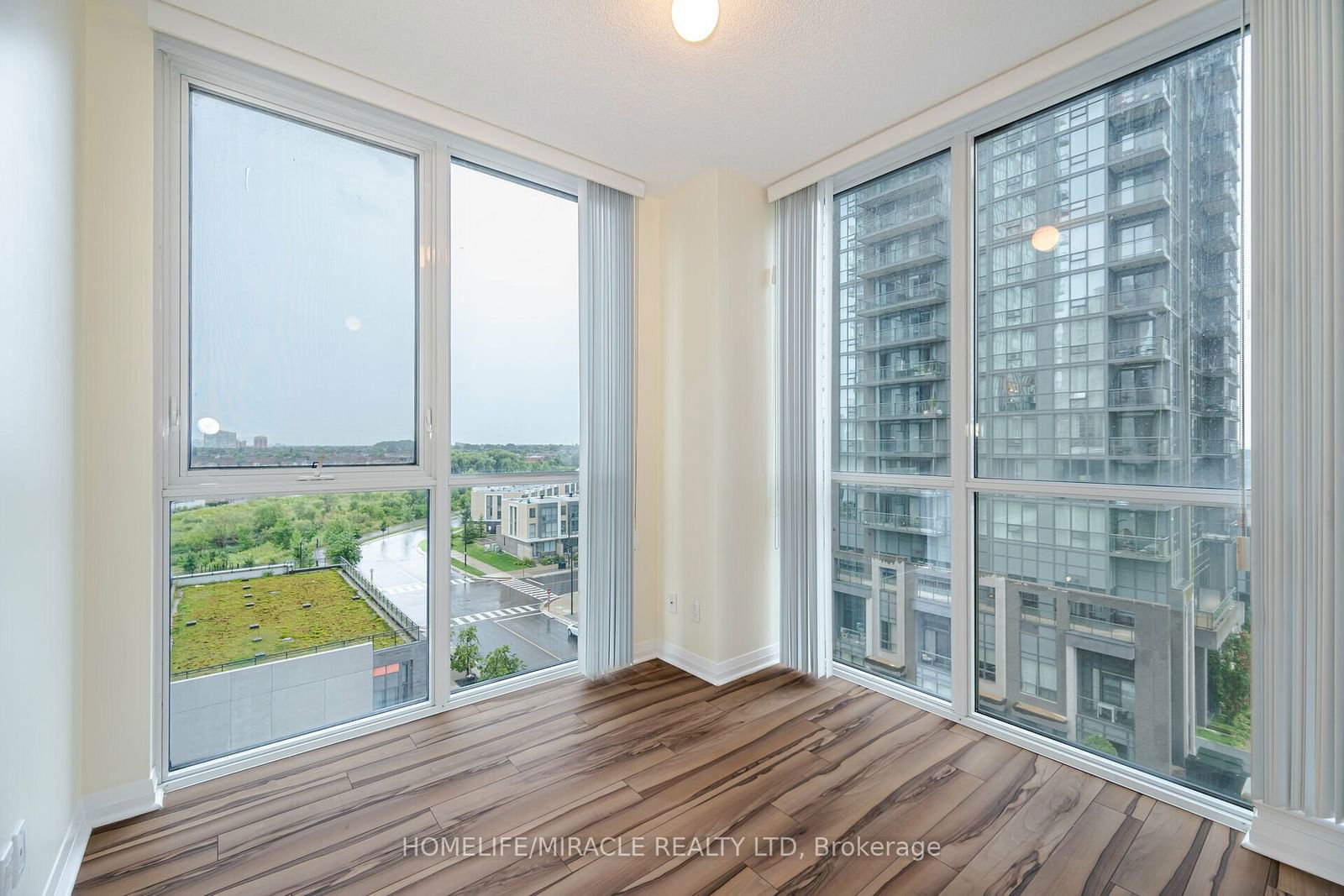 55 Eglinton Ave W, unit 602 for sale