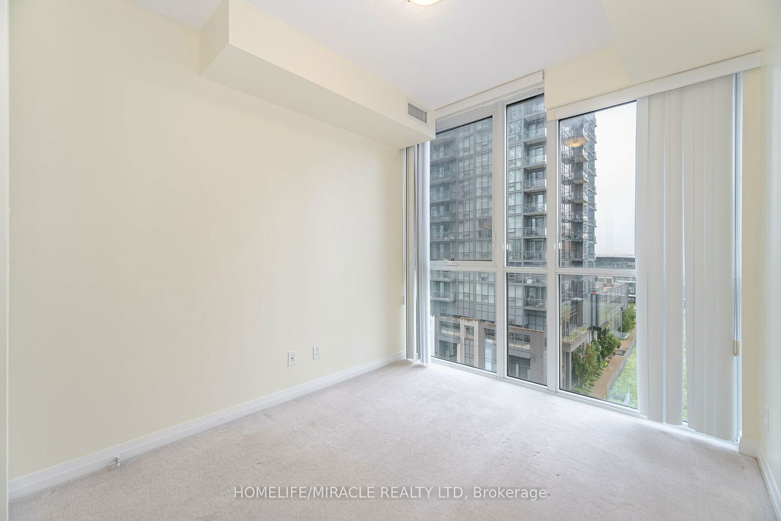 55 Eglinton Ave W, unit 602 for sale