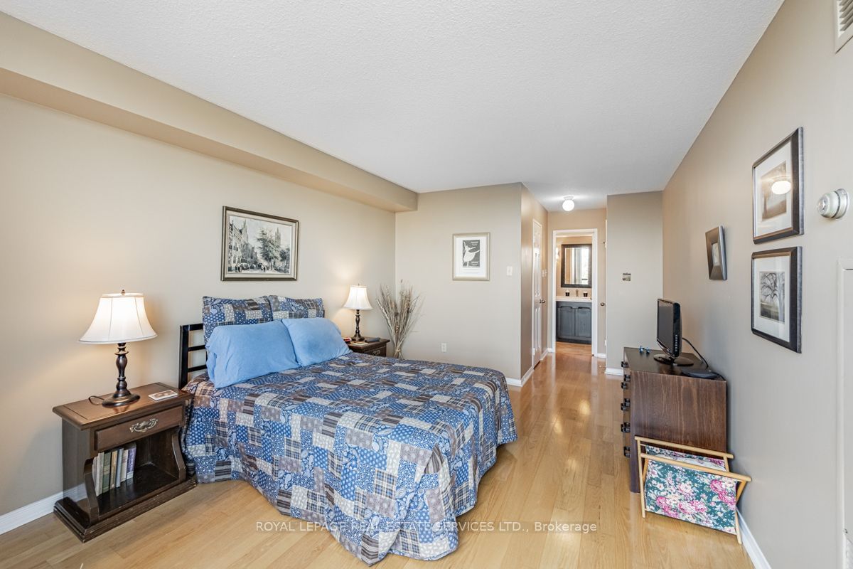 1111 Bough Beeches Blvd, unit 605 for sale