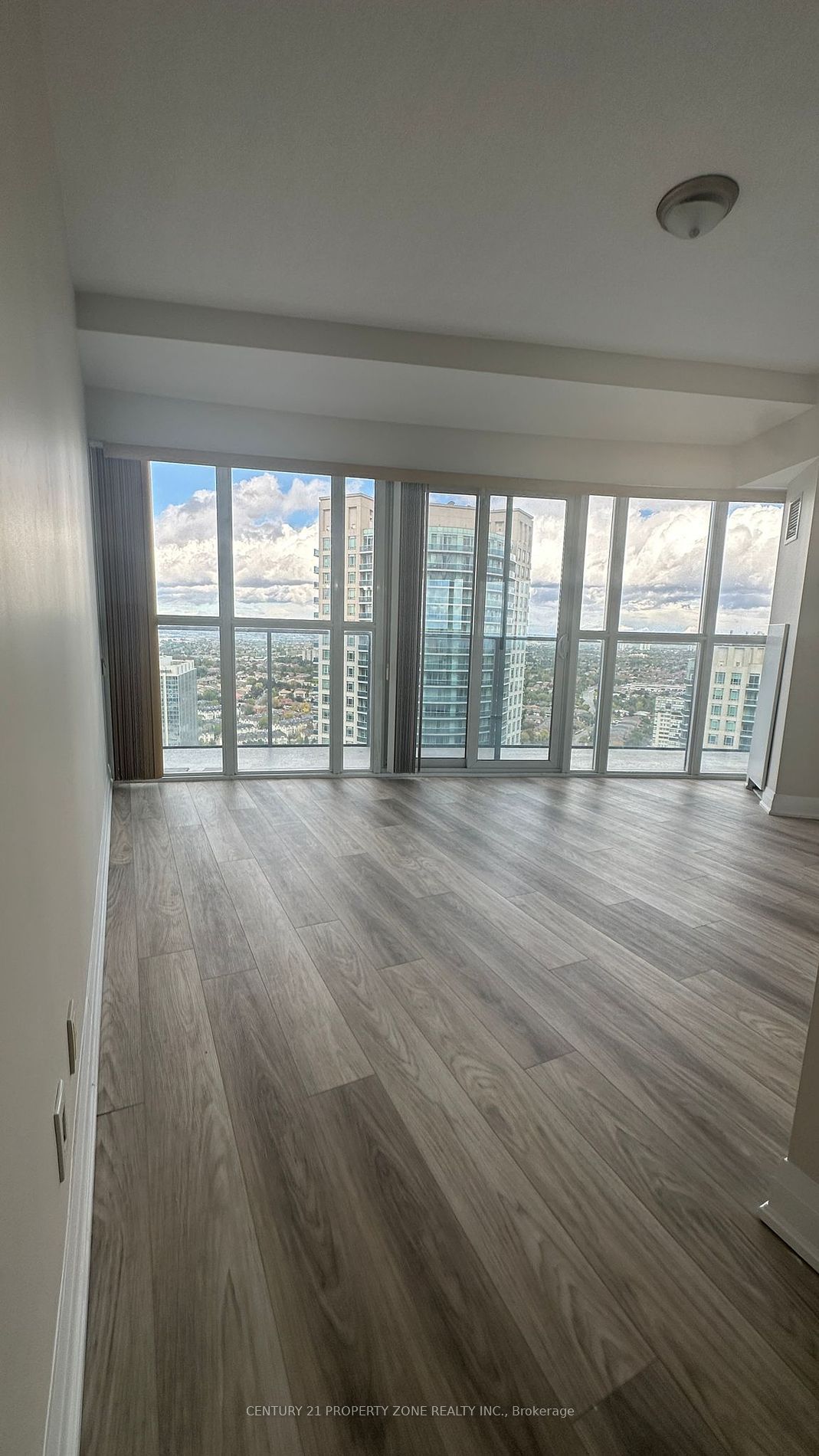 60 Absolute Ave, unit 2907 for rent